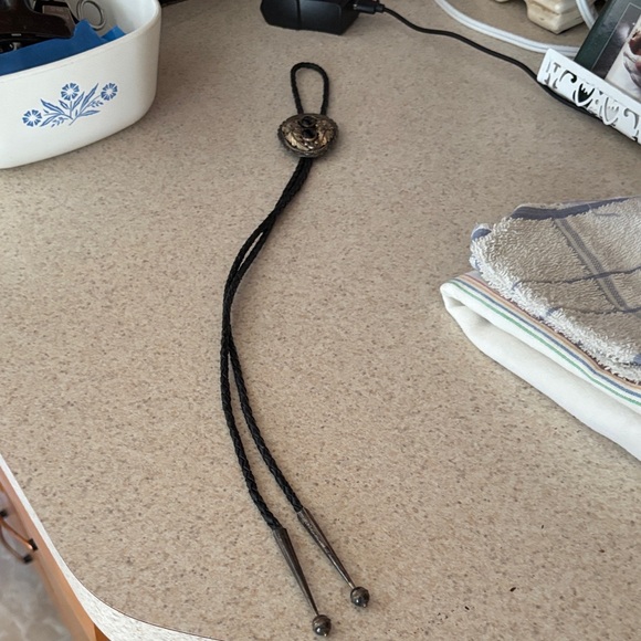 Black and Gold Bolo Tie - Picture 3 of 3